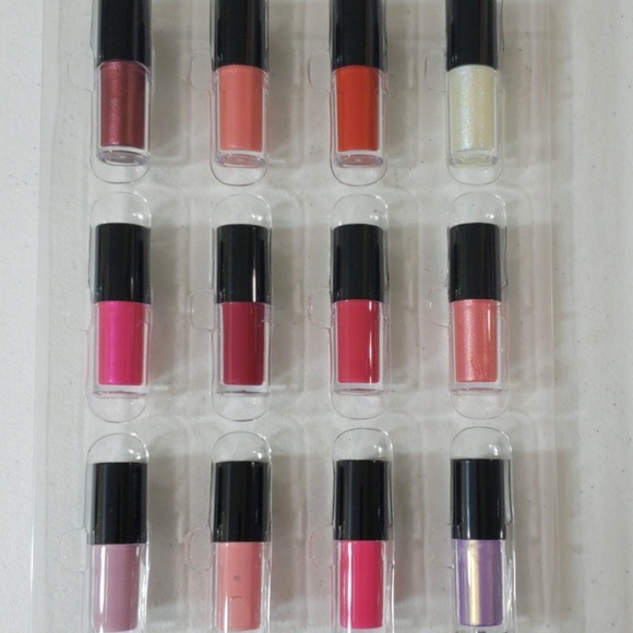 - 12-Day All About Lips Advent Calendar, Cre - Picture 4 of 4